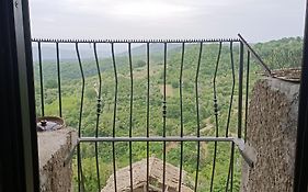 Casa nella roccia